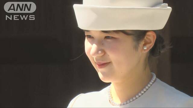 愛子さま 初めての明治神宮参拝　まばゆく映えるロングドレス姿　笑顔で会釈も