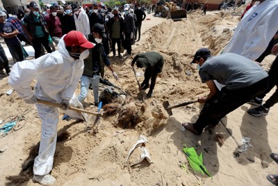 ガザ南部の病院で「集団墓地」、283人の遺体　イスラエル軍撤収後