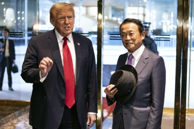 麻生太郎氏、トランプ氏とニューヨークで会談　「もしトラ」備え