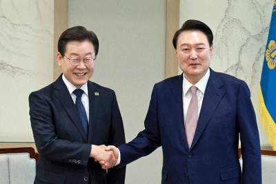 韓国大統領、野党代表と初会談　一方的会話で独善修正は道半ば？