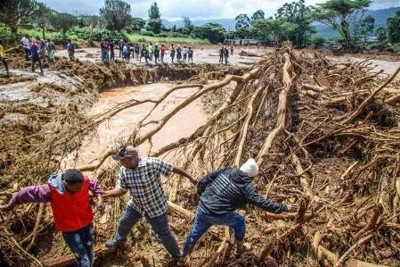 ケニアでダム決壊、住宅流され45人死亡　3月から断続的豪雨