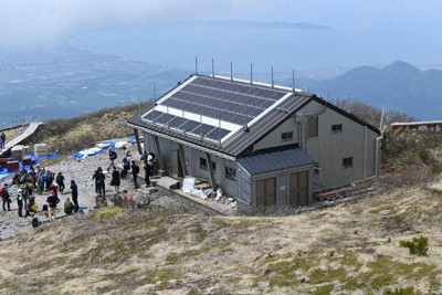 鳥取・大山頂上で避難小屋の物入れ破損　登山者か　被害届を提出