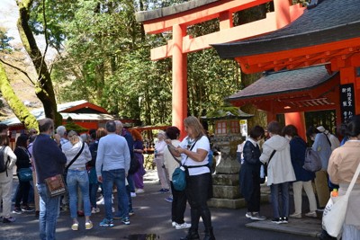 ごみ処理や救急出動…観光客への経費かさむ箱根　宿泊税など町が検討