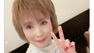 小柳ルミ子さん　愛車の運転ショット公開「車も運転も大好き」メルセデス・ベンツ