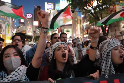 渋谷で「民衆蜂起」　反戦訴え　在日パレスチナ人らが抗議デモ