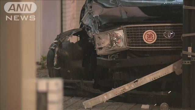 74歳男性が運転のタクシー　歩行者はねる　4人軽傷