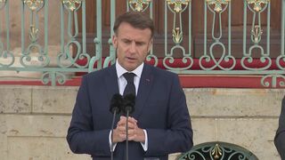 仏マクロン大統領 「ロシア領内の軍事施設攻撃を許可すべき」