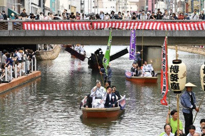 初夏の風物詩・博多の「船乗り込み」　歌舞伎俳優お披露目の伝統行事