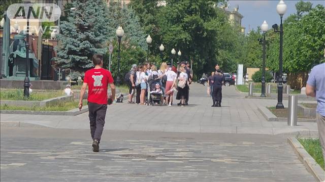 ロシア　動員兵の妻らが国防省の前に座り込み　兵士の早期帰還を求める