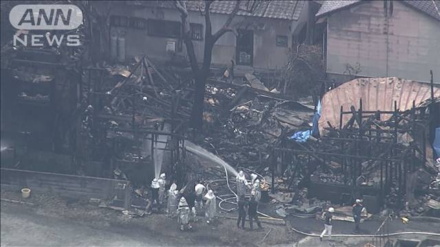 5軒焼ける火事　焼け跡から性別不明の遺体　福岡