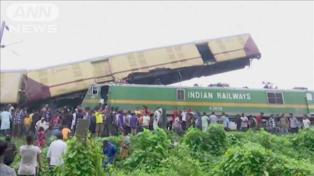 インドで列車の追突事故　少なくとも15人が死亡