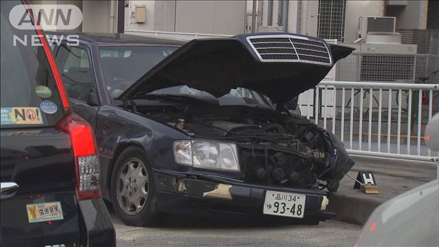 乗用車が“逆走”して衝突 3人搬送　東京・新宿区