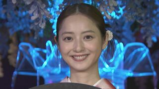 【佐々木希】　優美な浴衣姿を披露　”浴衣を着ると気持ちも上がって背筋もピンと伸びる”