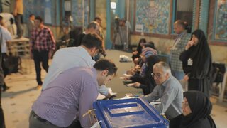 イラン大統領選　開票進む　決選投票も