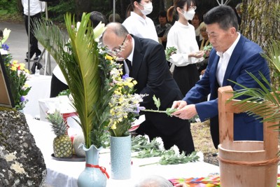 花岡事件から79年で慰霊式　日中関係者ら200人参列　秋田・大館