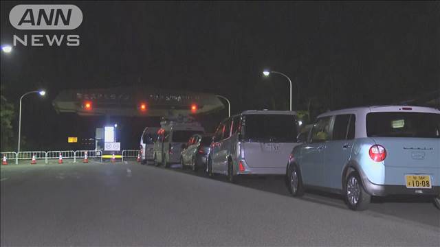 富士山きょう「山開き」 強風で道路通行止め