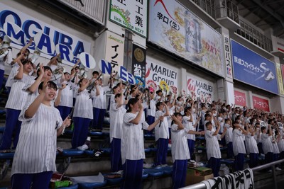 雨空に響いた「美爆音」　習志野高吹奏楽部が千葉ロッテを応援