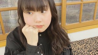 【12歳】俳優・毎田暖乃さん 頬づえアンニュイでも「ワクワクするお仕事の打ち合わせ」フォロワーは「大人っぽい」「こっちもワクワク」好リプライ続々