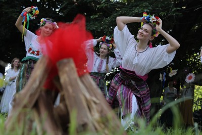 川崎で「クパーラ祭」　ウクライナ伝統の夏祭り、避難民ら楽しむ