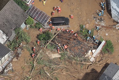 松山の3人行方不明土砂崩れ　現場から1人発見、死亡を確認