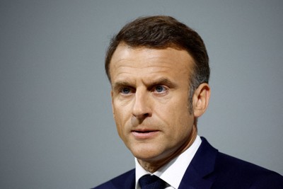 フランスで首相選出や組閣が難航　背景にメランション氏の存在