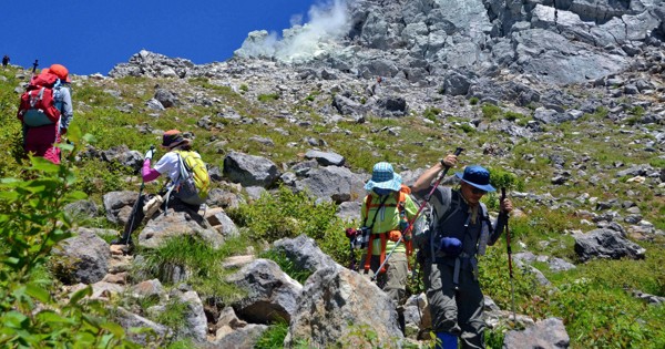 めざす頂は活火山？　登山中に噴火「勝負は2分」　どう備えたら