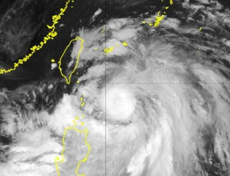 大型で強い台風3号、八重山地方であす24日に最大瞬間風速65メートルの見込み　与那国島地方はあす朝にも暴風警報【動画あり】