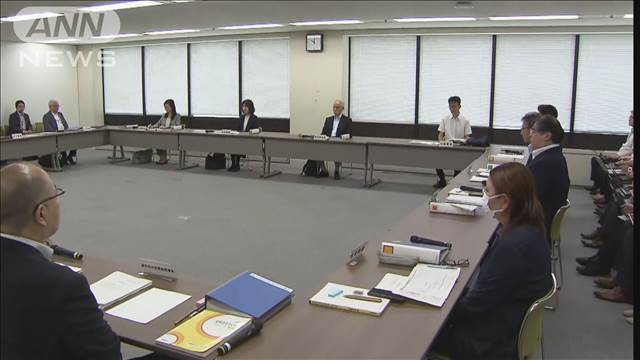 最低賃金 全国平均時給1054円に 過去最大の引き上げ