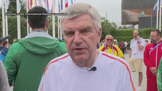 IOC会長　パリ五輪開会式に「懸念ない」 フランス高速鉄道の放火事件受け