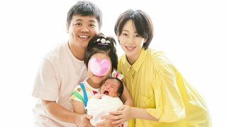 井上和香さん 長男の「ニューボーンフォト」家族写真は「1人ギャン泣き」リプライに「尊い」「かわいい」「天使」が渋滞