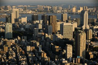 債券は下落か、日銀利上げ姿勢で先物夜間取引が大幅安－10年入札警戒