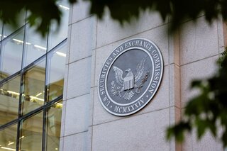 Ｂ.ライリー株急落、リスク開示巡る米当局の調査拡大－評価損を警告