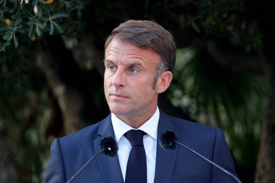 仏新首相選出が大詰め　マクロン大統領、各政党グループと面会へ