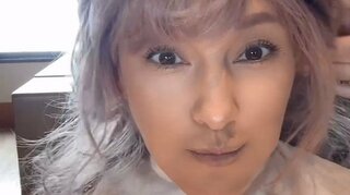 がん闘病【梅宮アンナ】動画で「ウィッグを使ってアレンジ」「髪の毛なんてなくったって大丈夫」