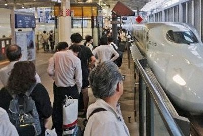 九州新幹線で人身事故、3000人に影響　計20本で運休や遅れ