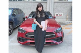 中川翔子さん　真っ赤な愛車「メルセデス・ベンツ」と２ショット　「シャア専用めーちゃん」　ＷＥＢで反響