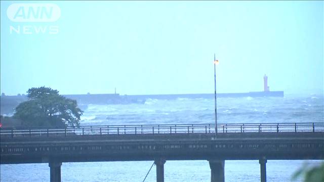 非常に強い勢力を維持　台風が近づく鹿児島・屋久島