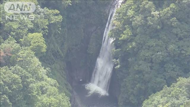 滝近くで友人と川遊び　男子大学生が溺れて死亡