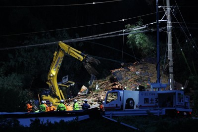 愛知土砂崩れ、5人全員を救助　70代男性が死亡、死者3人に