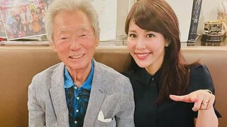 【みのもんた】美馬怜子のインスタに登場「80才のお誕生日」「みの節は変わらずキレキレ」