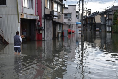 下水から「ボコボコ」　あっという間に家浸水　川氾濫の岐阜・大垣