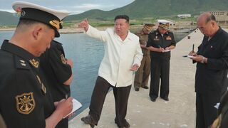 北朝鮮・金正恩総書記「近いうちに大型艦を保有」海軍基地の予定地を視察