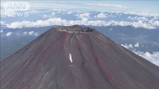 富士登山中の50代男性が死亡　同僚らと弾丸登山か