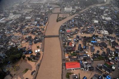 「1時間で膝上10cmくらいまで一気に浸水」　石川北部で大雨