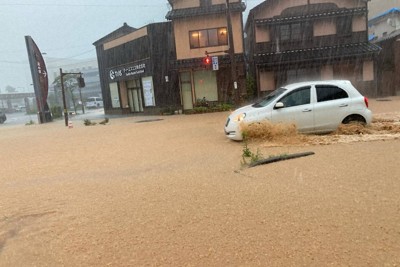 「復興もゼロに」「なぜ能登だけ」　大雨で再び被災、おえつする人も