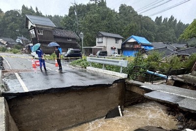 大雨の外出から4時間後　息子から送られてきた道路陥没の写真　石川