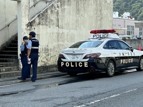 50代女性が死亡　沖縄県警、死体遺棄事件と断定　名護市の集合住宅　同居・交際の男は空路で県外へ　重要参考人に