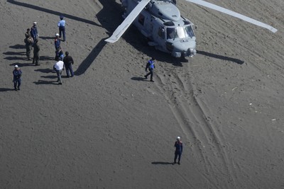 米軍ヘリが神奈川・茅ケ崎海岸に不時着か　けが人なし