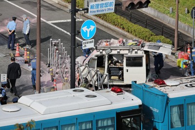 容疑者は埼玉県の49歳　車内にポリタンクも　自民党本部前に火炎瓶