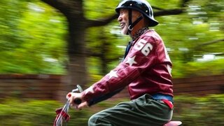 【テリー伊藤】「monkeyで滑走してます」レストア済・50年前の名車 "ホンダ モンキーＭ型" 公道でご満悦